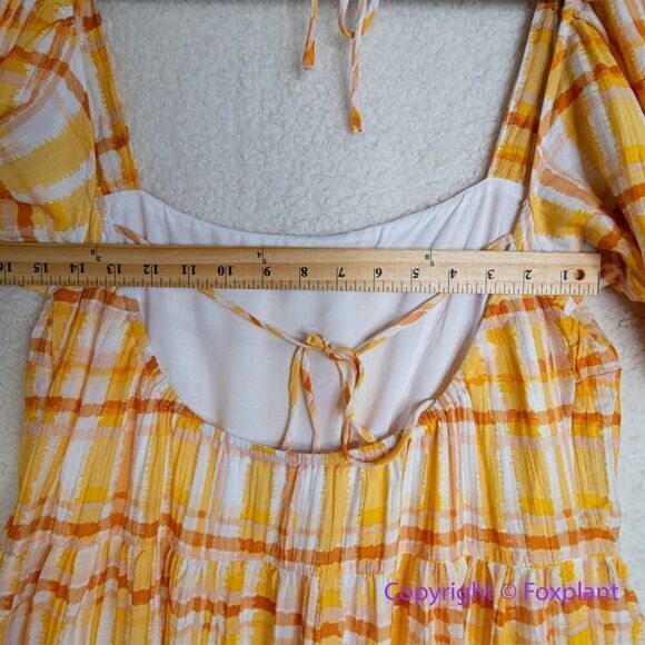 New! New ASTR The Label Ilana Plaid Puff Sleeve Tie Open Back Tiered Midi Dress - Picture 11 of 16